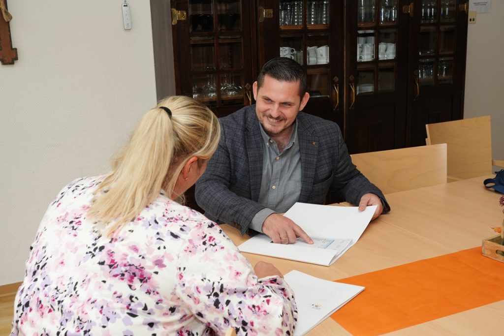 St. Maria Altenhilfe (Regglisweiler) bietet Pflegeberatungen nach §37 SGB XI bequem zu Hause (Hausbesuch)